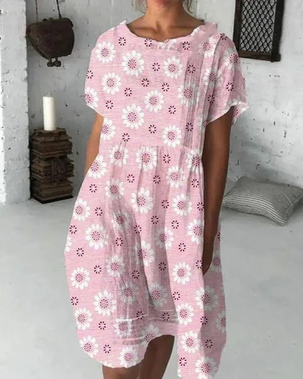 Indira - Casual summer dresses with a round neckline and short sleeves