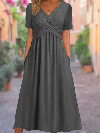 Élodie Lavin | Simple dress with V-neckline