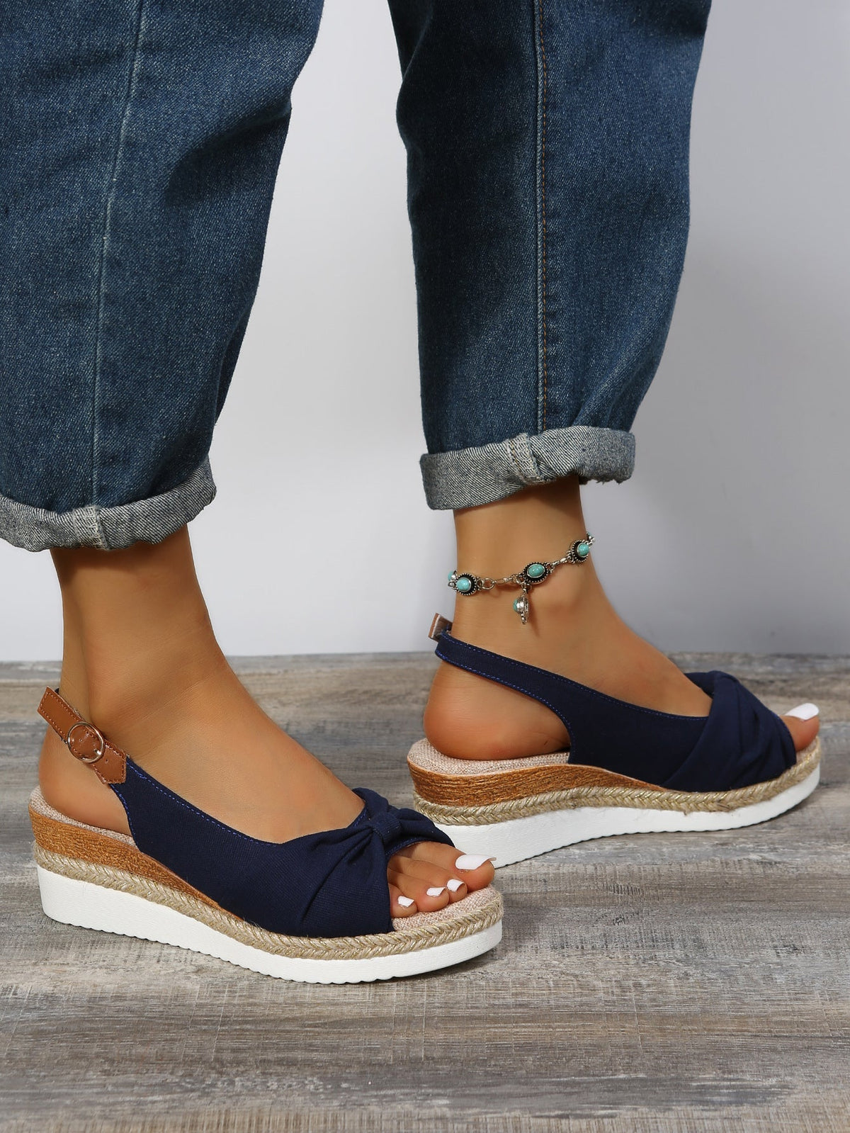 Alba - Sandals with wedge heel and buckle